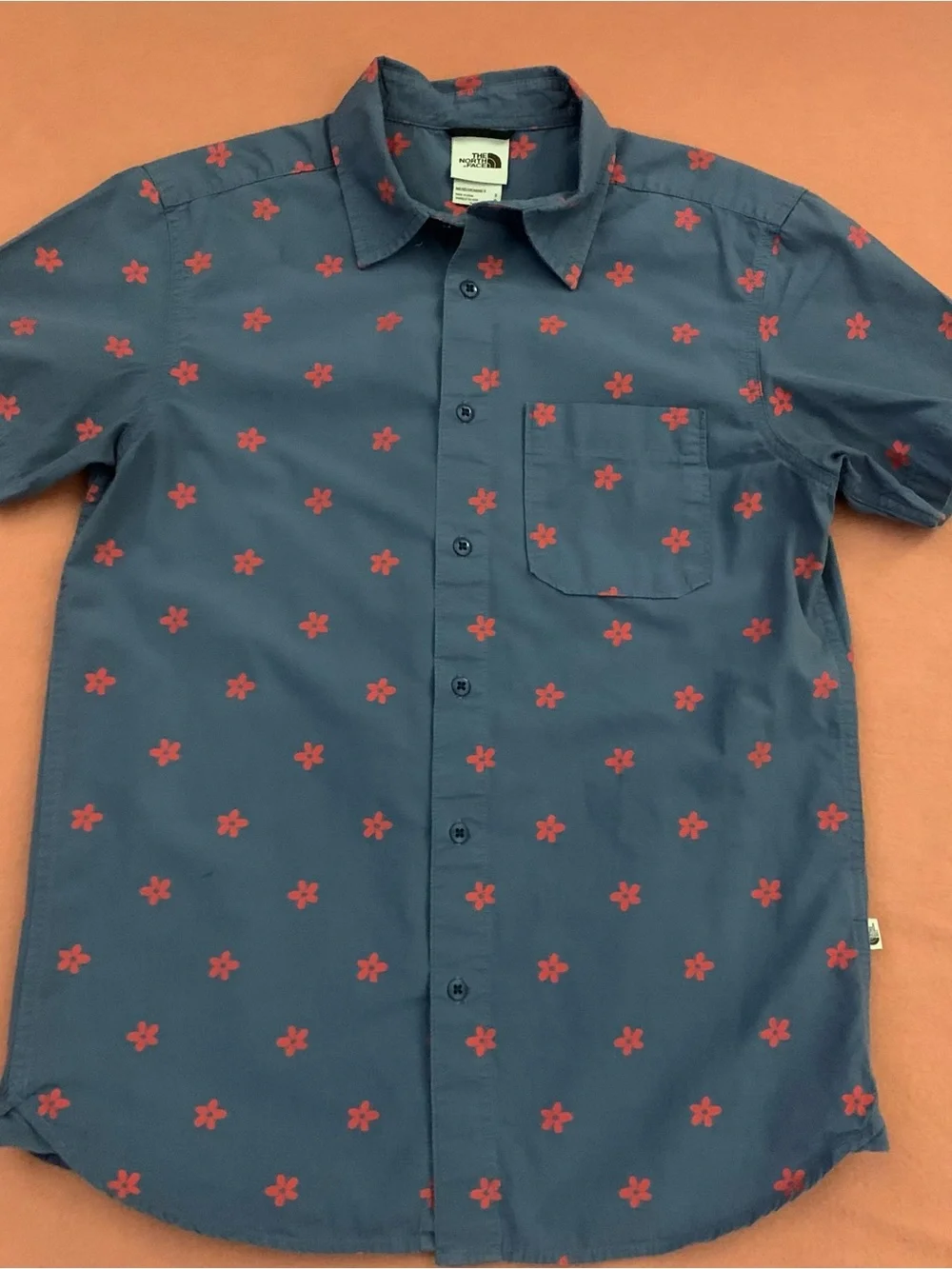 THE NORTH FACE SS Indigo Shirt w Red Flowers